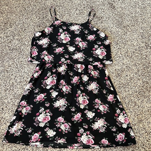 Cloud Sky Spaghetti Strap Floral Print Dress - Picture 4 of 8
